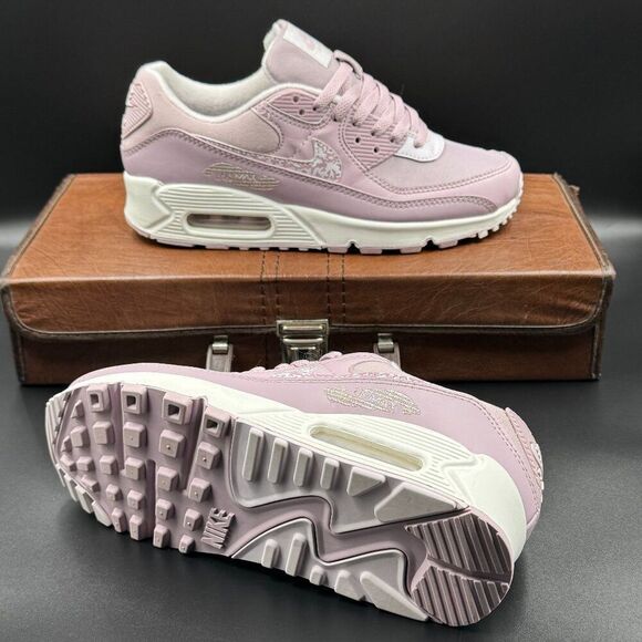 Nike Wmns Air Max 90 'Plum Fog Camo' - Picture 2 of 12